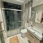 4 Bedroom With Swimming Pool *