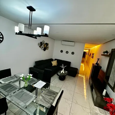 4 Bedroom With Swimming Pool Appartement *