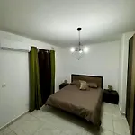 Appartamento 4 Bedroom With Swimming Pool