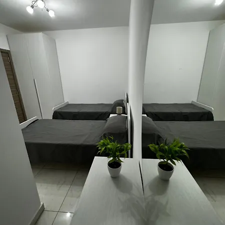 Apartment 4 Bedroom With Swimming Pool *