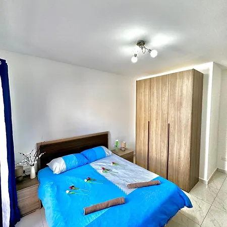 4 Bedroom With Swimming Pool * Fgura