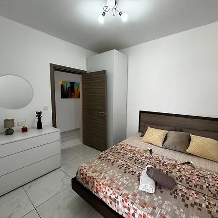 Apartment 4 Bedroom With Swimming Pool