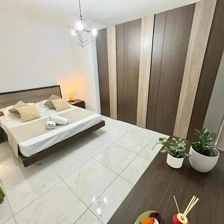 4 Bedroom With Swimming Pool Apartment *
