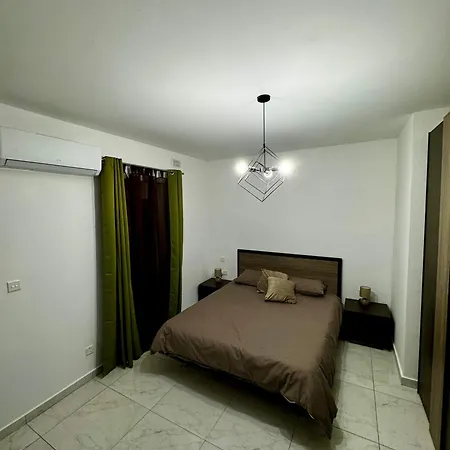 Apartment 4 Bedroom With Swimming Pool