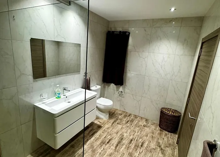 4 Bedroom With Swimming Pool Διαμέρισμα