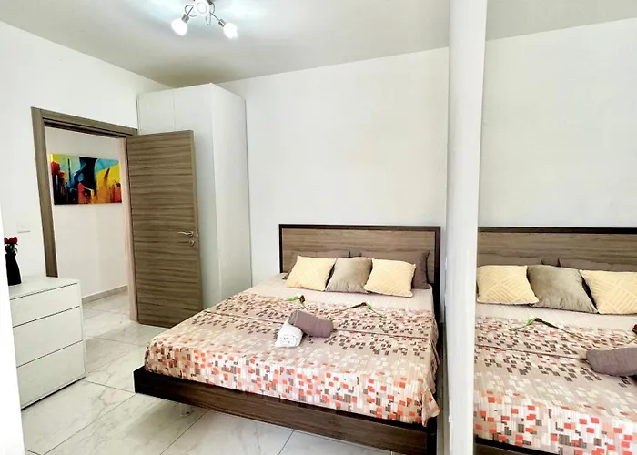 Διαμέρισμα 4 Bedroom With Swimming Pool *